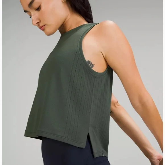 NWT Lululemon Train to Be Tank - Picture 2 of 4
